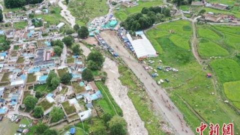 标题：天琴声中的客场完胜——“县超”桂南赛区首轮龙州县队0比2负于灵山县队，梁权毅双响赖春荣两连扑定乾坤