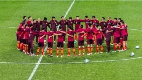 三球溃败！国足主场惨遭韩国“三定位球”碾压，孙兴慜两射一传主导德比