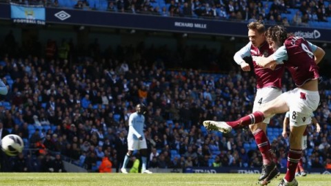 英超西汉姆联客场2-1力挫卢顿，祖马头槌致胜，铁锤帮反超曼城登顶