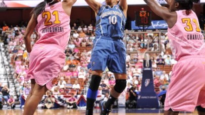 山猫主场这球赢的，差点让神秘人给“偷”了！西特隆这丫头真拦不住