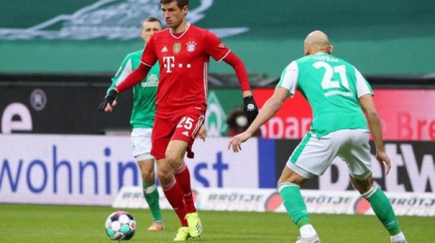 穆勒最新爆料：我和拜仁讨论过未来的工作，但目前还没有签订任何协议，转会大门只开了一条缝？