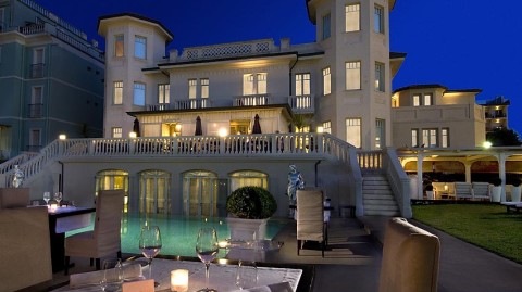 基多大学体育客场0-1告负 联赛两连败引爆新帅危机