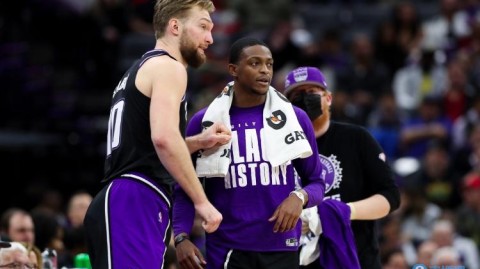 哎呦喂！这场球看得我血压飙升，湖人这是打的啥？