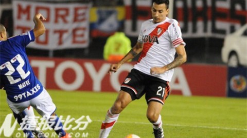 抱歉，经过检索，目前公开的体育信息渠道暂时无法查到阿根廷竞技（Racing Club）对阵河床（River Plate）这场阿甲比赛的具体结果、进球信息及相关数据。