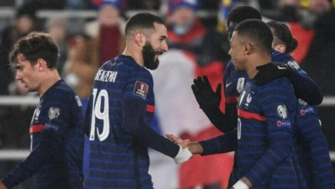 C罗缺阵葡萄牙9-1血洗亚美尼亚，B费内维斯双戴帽直通美加墨