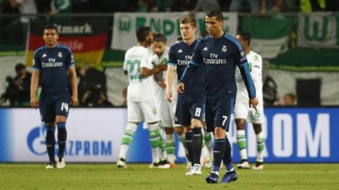 欧冠逆转之夜：C罗戴帽皇马3-0狼堡